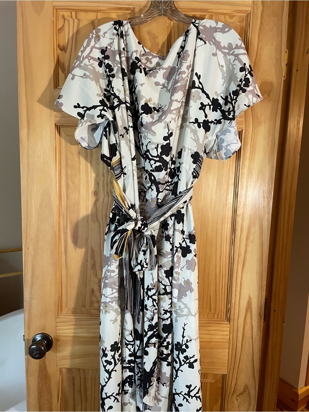 Suzi Chin for Maggy Boutique Floral Maxi Dress in Ivory, Black and Taupe - Picture 4 of 6